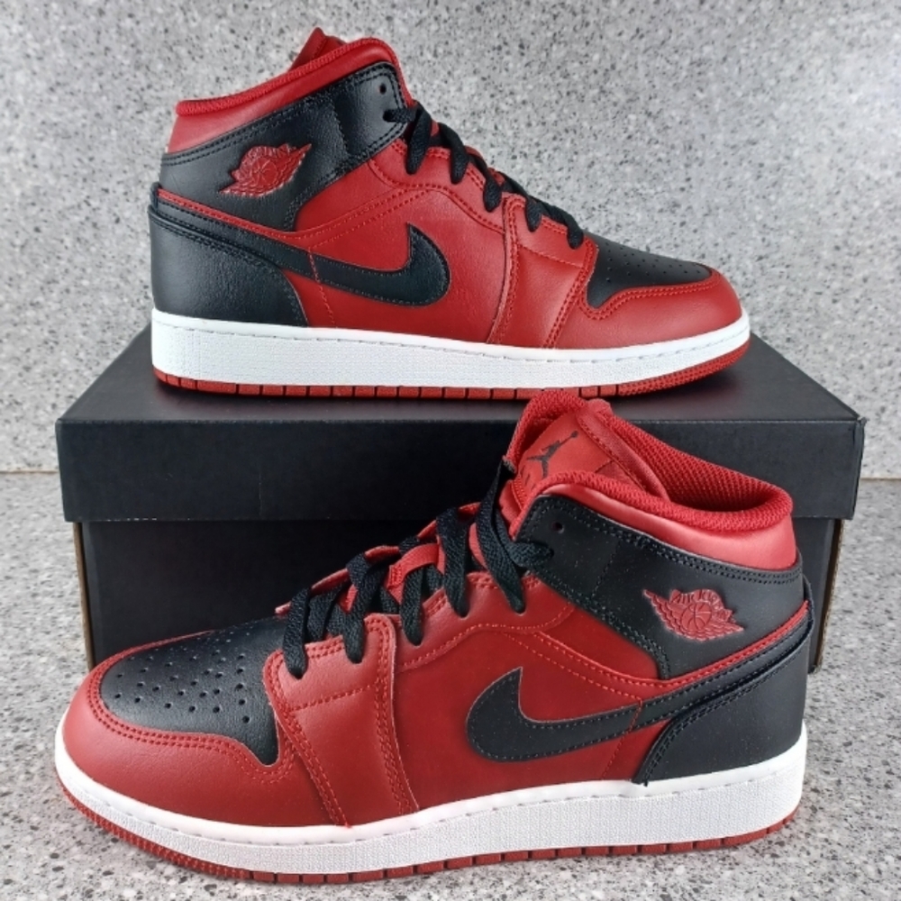 Nike Air Jordan 1 Mid Reverse Bred Sneakers Red Black Shoes